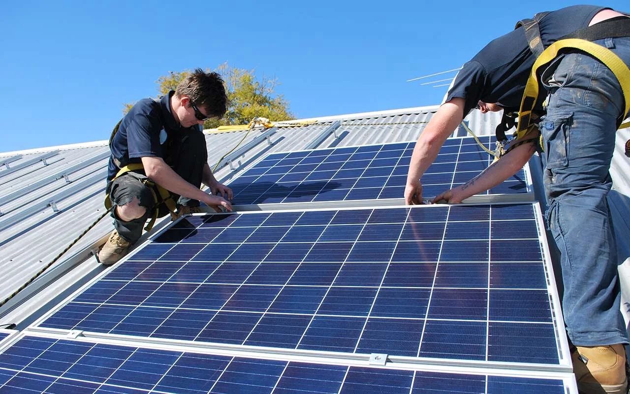 How to Install Solar Panels on a Slanted Tin Roof & Maximize Your Savings in Pakistan
